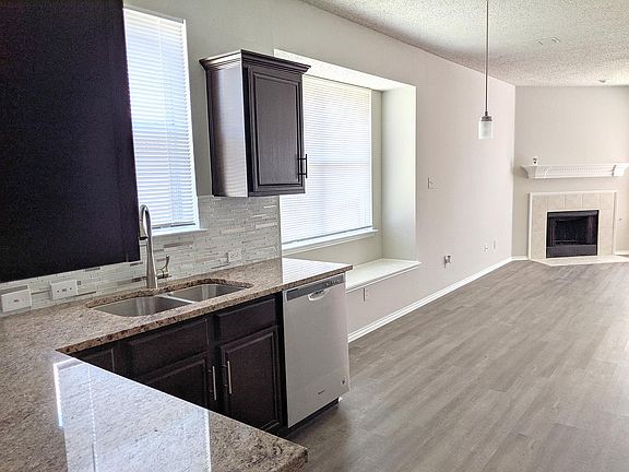 5th image of 7243 Saint Augustine Dr