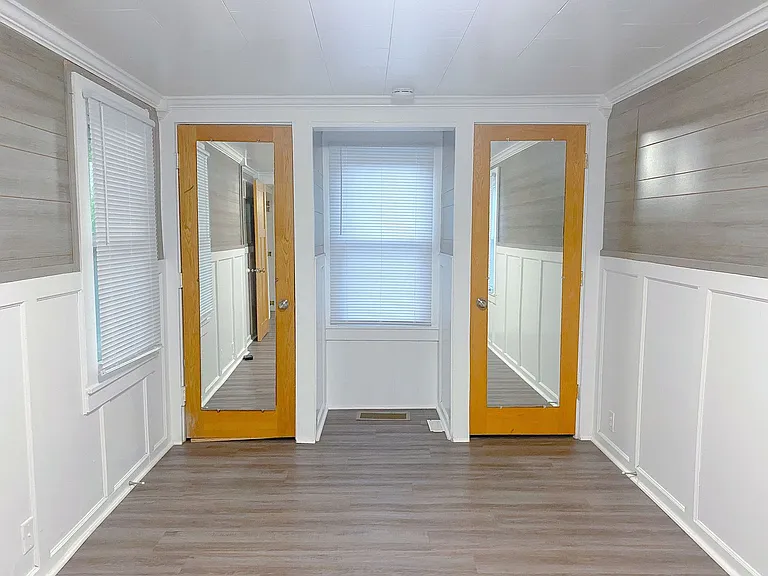 1514 W Walnut St — Photo 9