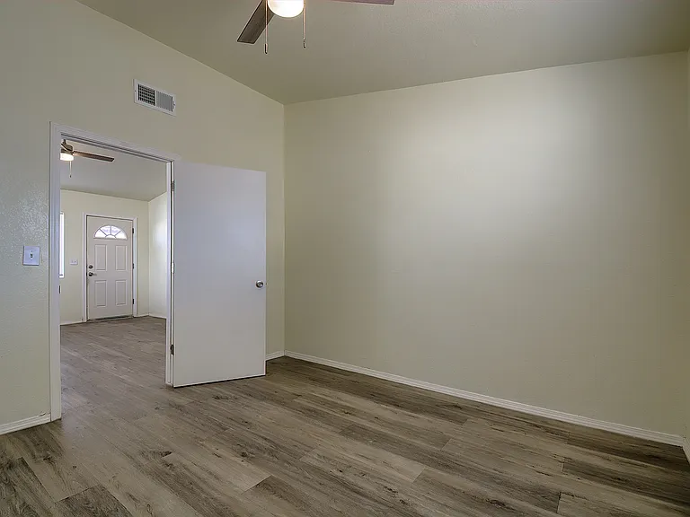 825 Liston Pl #1 — Photo 8