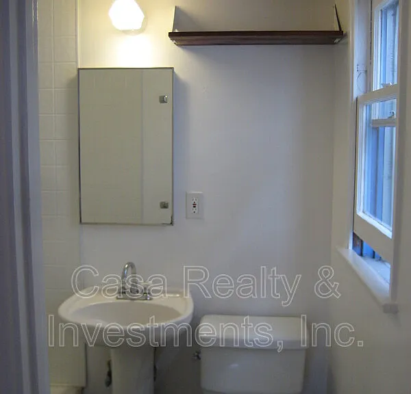 823 Broadway St — Photo 9