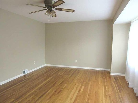 3rd image of 4505 Washington Ave