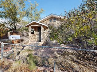 904 Arno St SE, Albuquerque, NM 87102