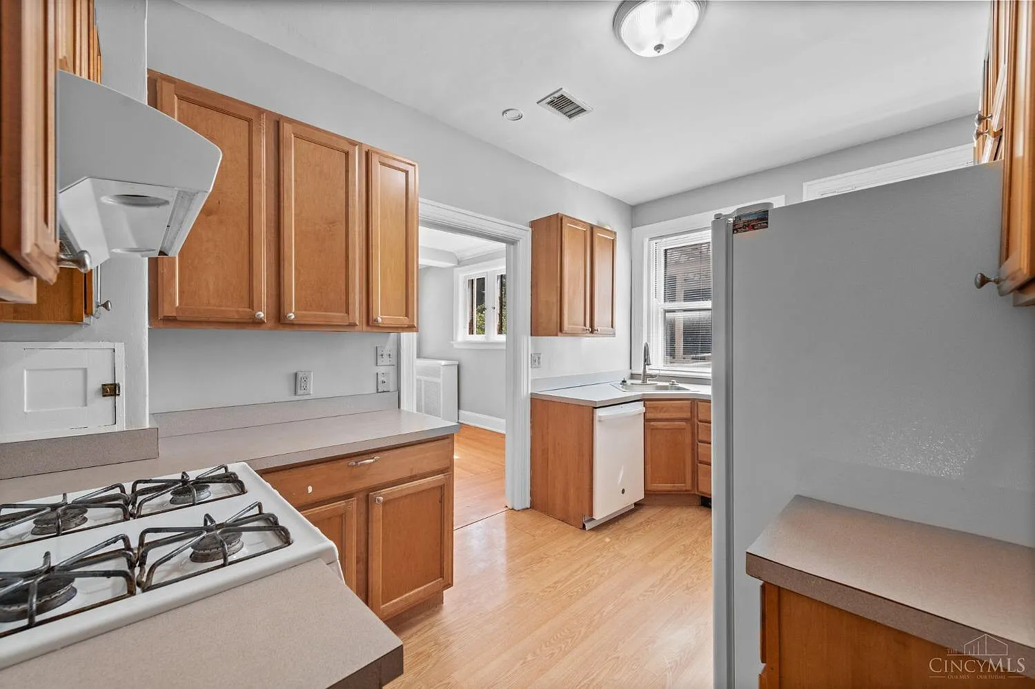 2817 Urwiler Ave — Photo 3