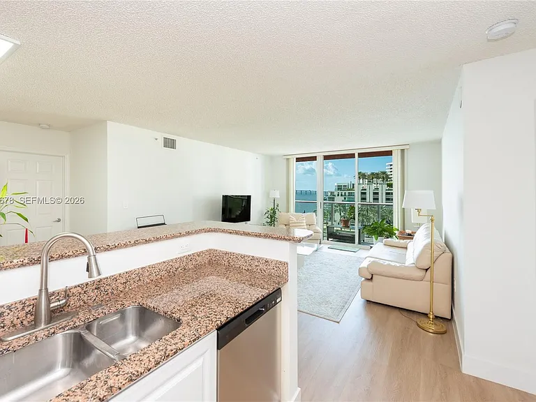1155 Brickell Bay Dr #609 — Photo 4