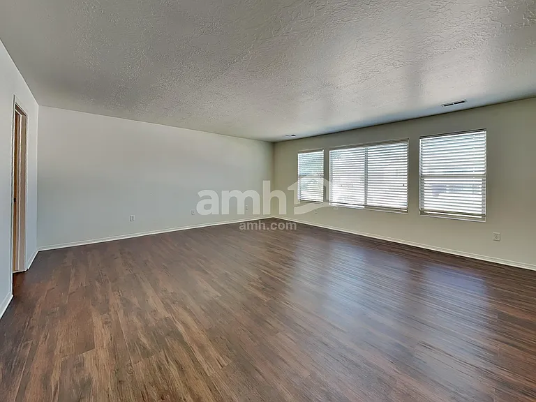 2464 S 3585 W — Photo 10