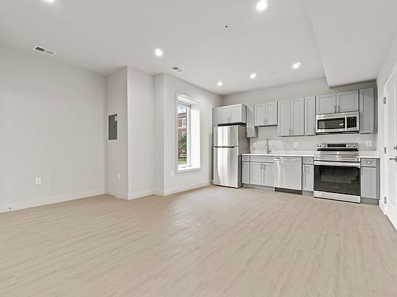 1601 17th St SE UNIT 103, Washington, DC 20020 | Zillow