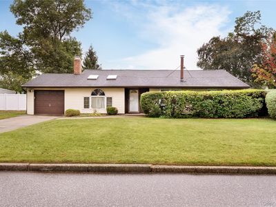 4 Comet Road, Selden, NY, 11784