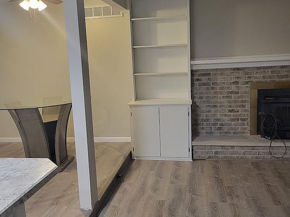 5th image of 9359 Park Pl