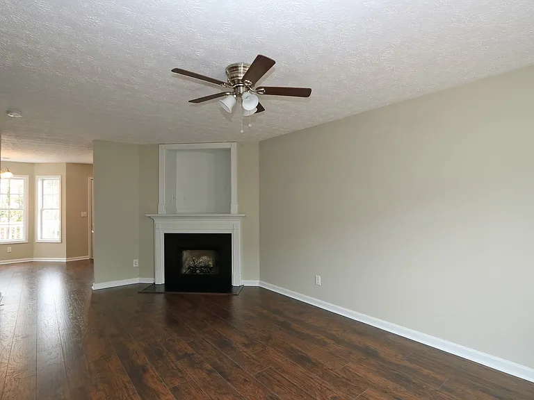 102 Providence Dr — Photo 7