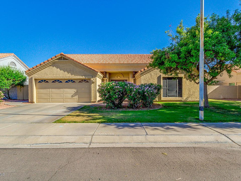 1st image of 3913 E Amberwood Dr