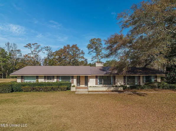 713 W Border Ave, Wiggins, MS 39577