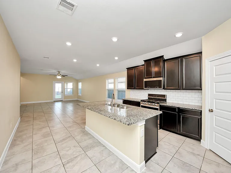 24654 Greenwood Bay Dr — Photo 12