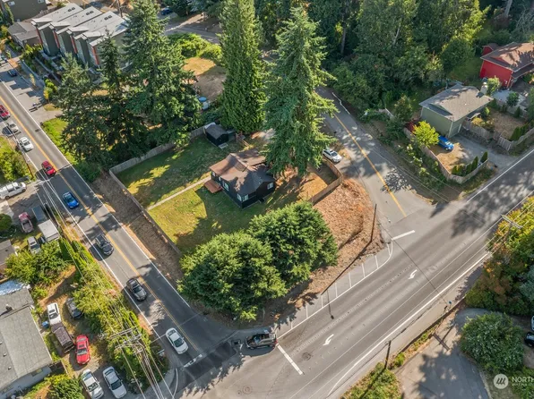 14814 Manor Way, Lynnwood, WA 98087