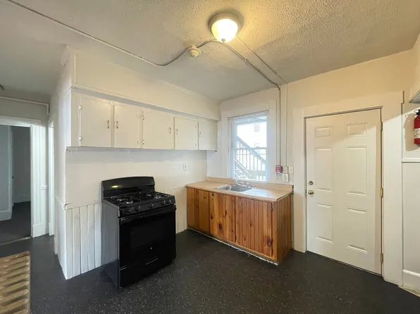 459 Beech St, Manchester, NH