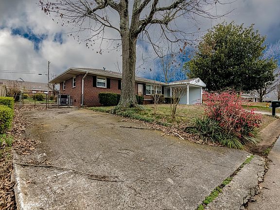 3rd image of 4102 Eastwood Dr