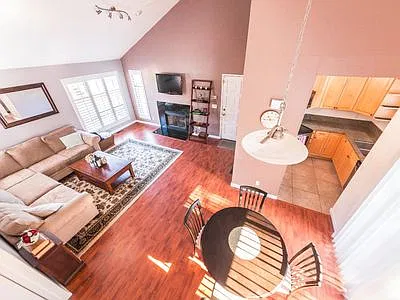 2 bed, 1100 sqft, $3,900 — Photo 4