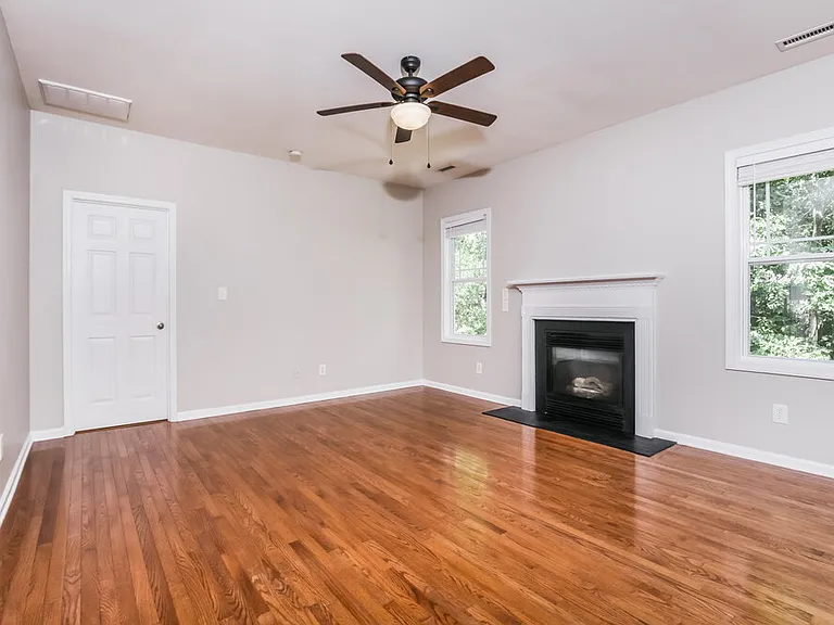 200 Willowbrook Cir — Photo 9