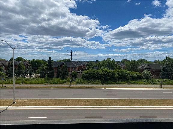 3rd image of 95 Dundas St W #208