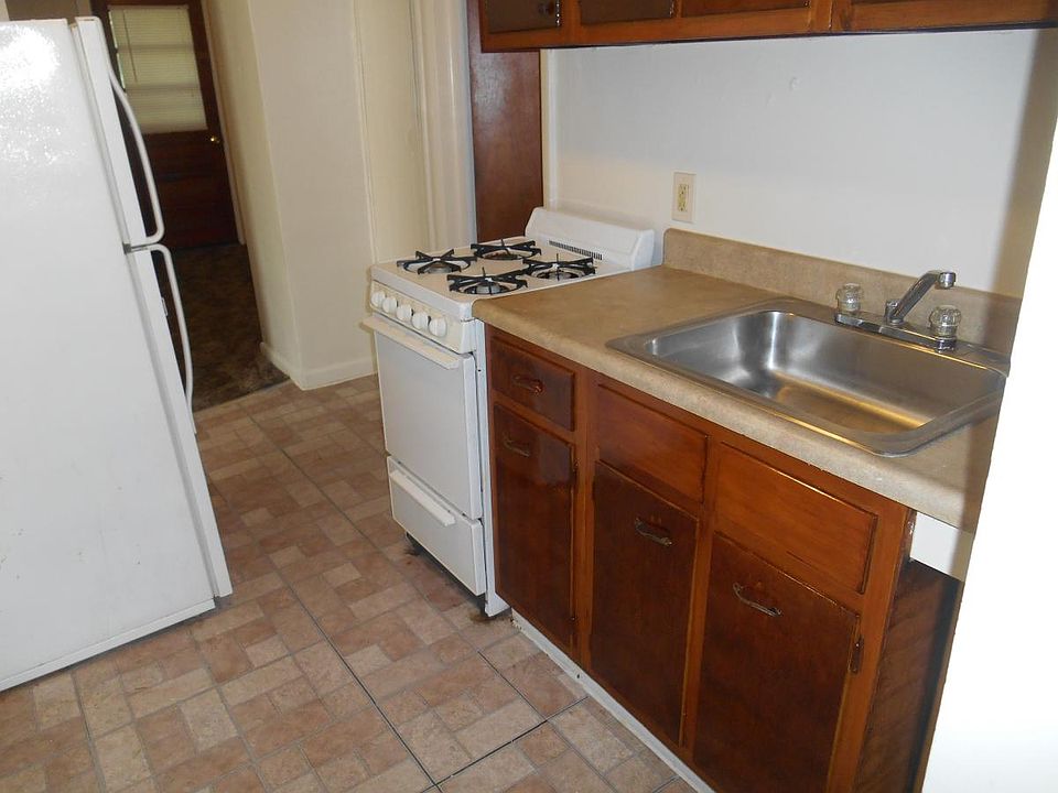 2nd image of 213 Shell St APT C5