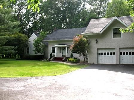 Stately Manor home on 2 gorgeous acres-backs up to Nat'l Park!