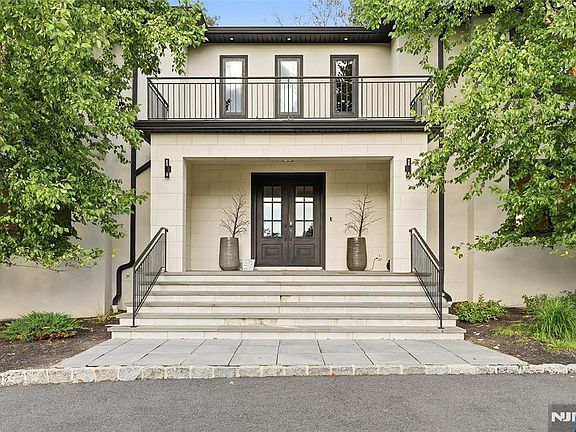 3rd image of 55 Kennedy Drive