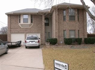 1005 Meadow Glen Ct, Arlington, TX 76018