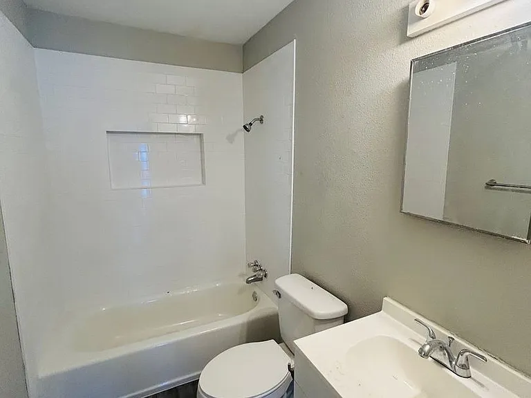 4623 Memorial Dr — Photo 7