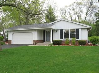 1312 Grandview Ave, Oconomowoc, WI 53066