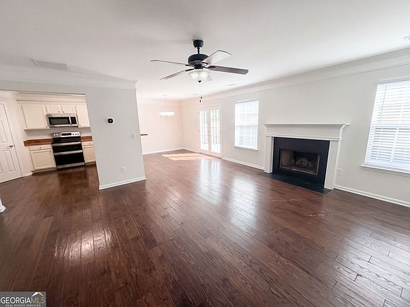 5th image of 2270 Mayfair Dr