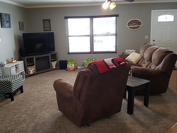 3rd image of 116 Cedar Park Ln