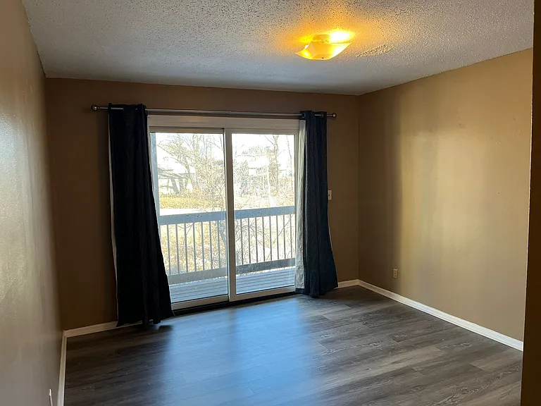 2025 NW Hickory Ln #8 — Photo 11