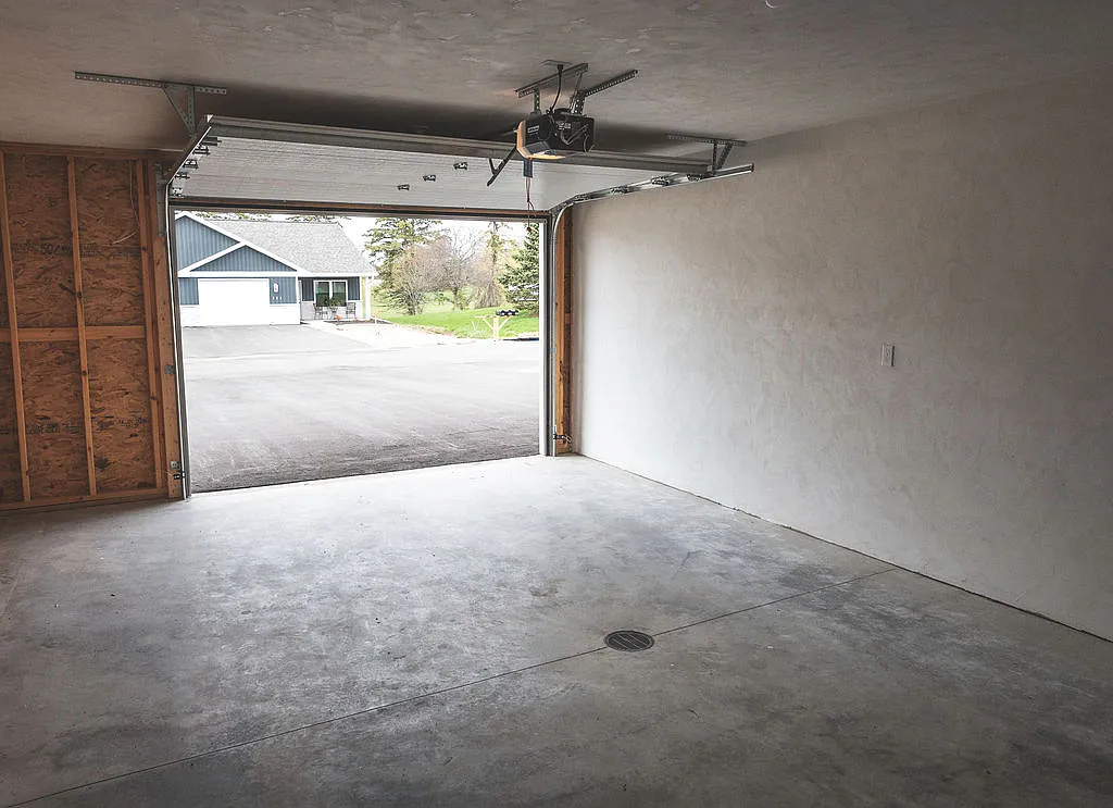 2 bed, 1200 sqft, $2,250 — Photo 1