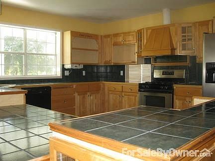 Beautiful Porch, Eight feet deep!!