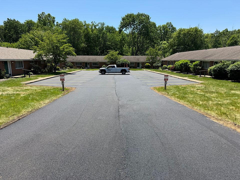 1st image of 1672 Rosemont Rd #1672