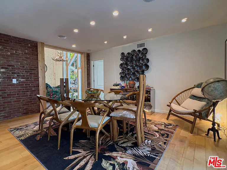 20521 Roca Chica Dr — Photo 12