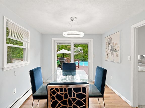 5th image of 22 Woodbury St