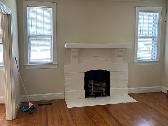 3rd image of 111 Cherokee Rd APT 1