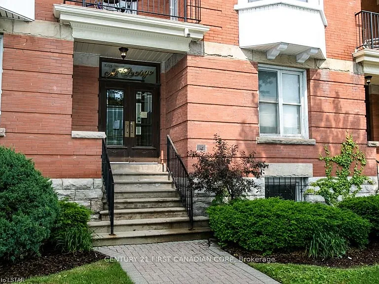 440 Wellington St #101 — Photo 3