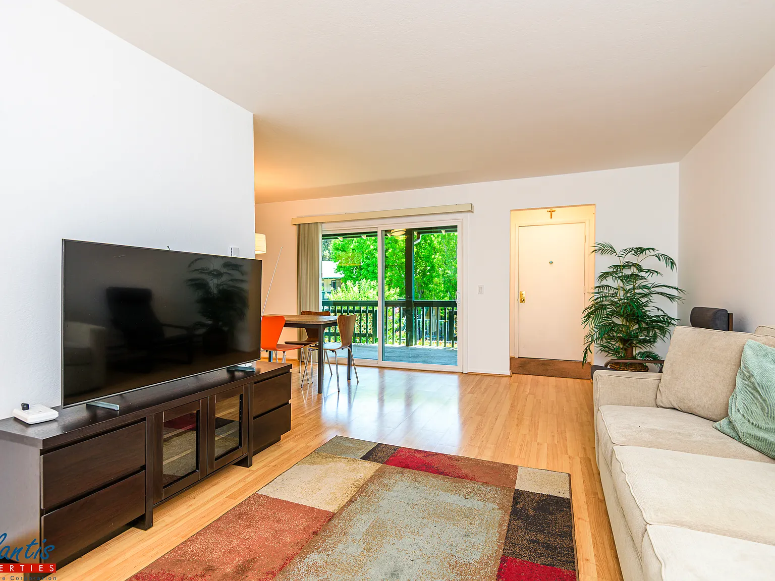 1 bed, 668 sqft, $2,695 — Photo 2