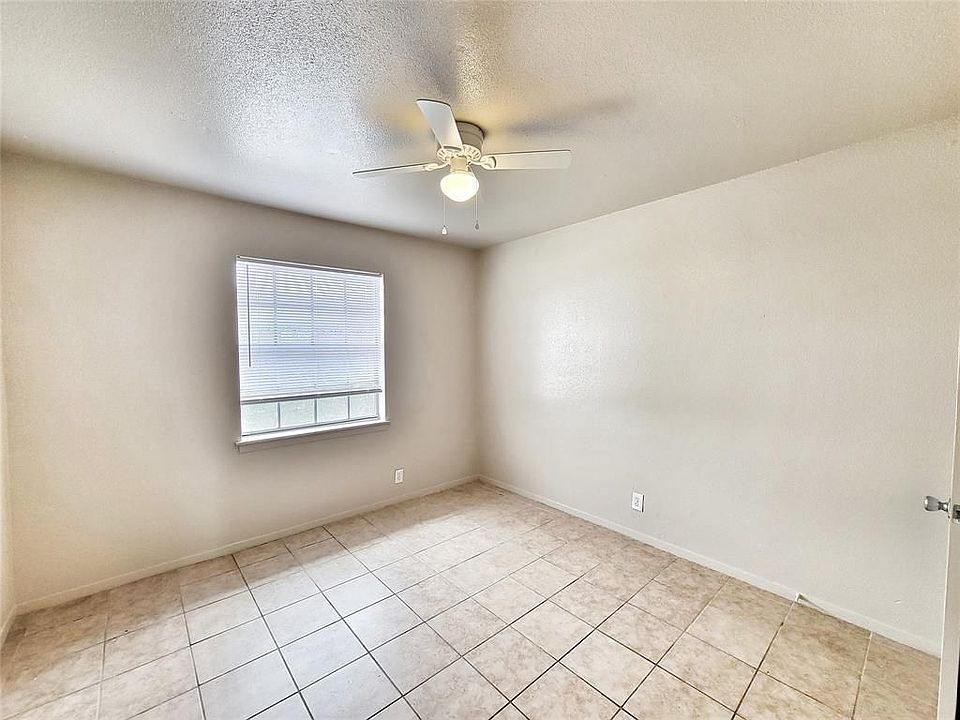 1st image of 2202 16th Ave N #16