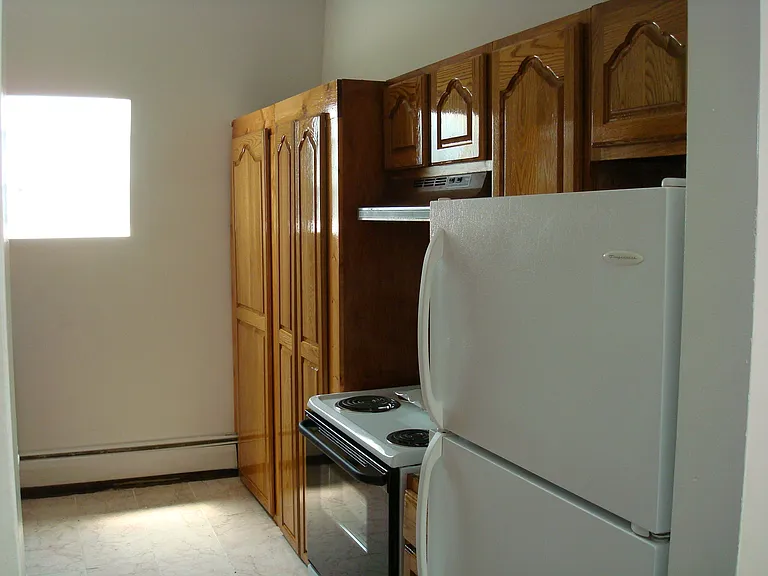 118-126 Cottage St — Photo 14