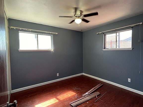 3rd image of 903 Probasco Way