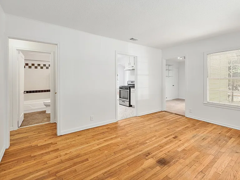 1703 Alegria Rd — Photo 14