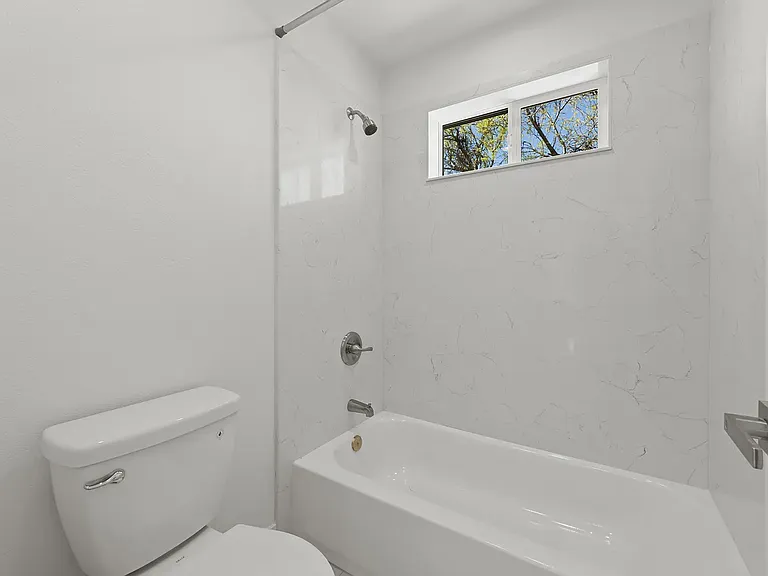 2565 Lexington St #2565 — Photo 8