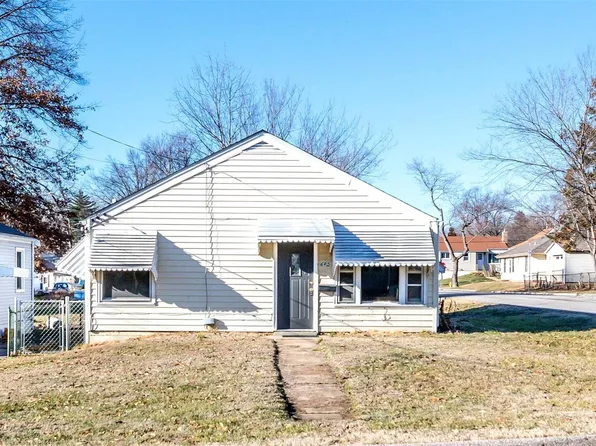 665 Conover Ln, Saint Louis, MO 63126