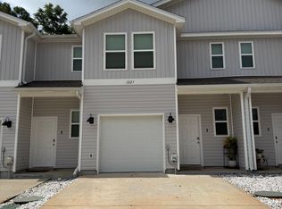 1227 Fairchild Village Dr, Pensacola, FL 32504