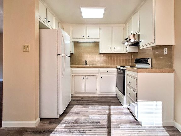 2nd image of 3802 Underwood Dr APT 4