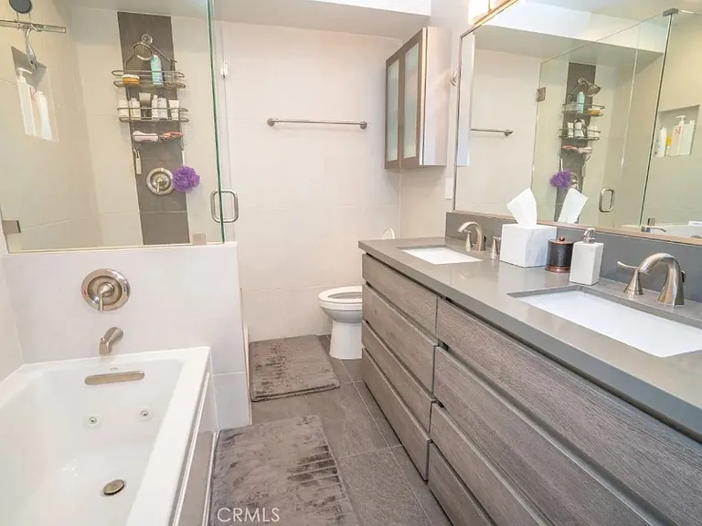 162 W Robinson W — Photo 18