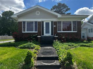 302 W 6th St, Benton, IL 62812