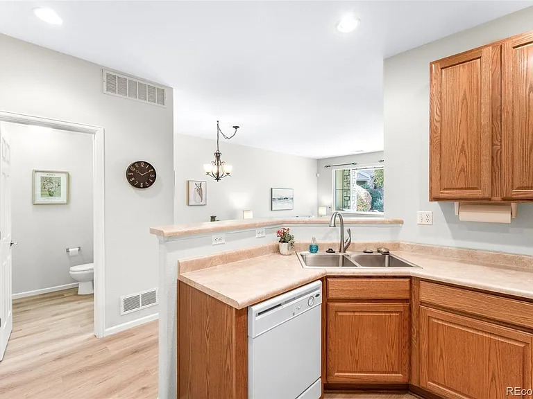 11251 Osage Cir #E — Photo 10